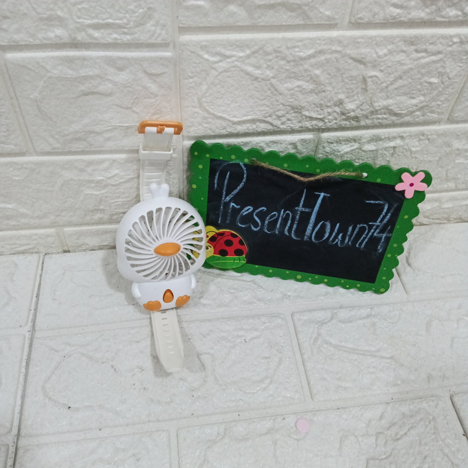 Portable & Hands-Free Wrist Fan