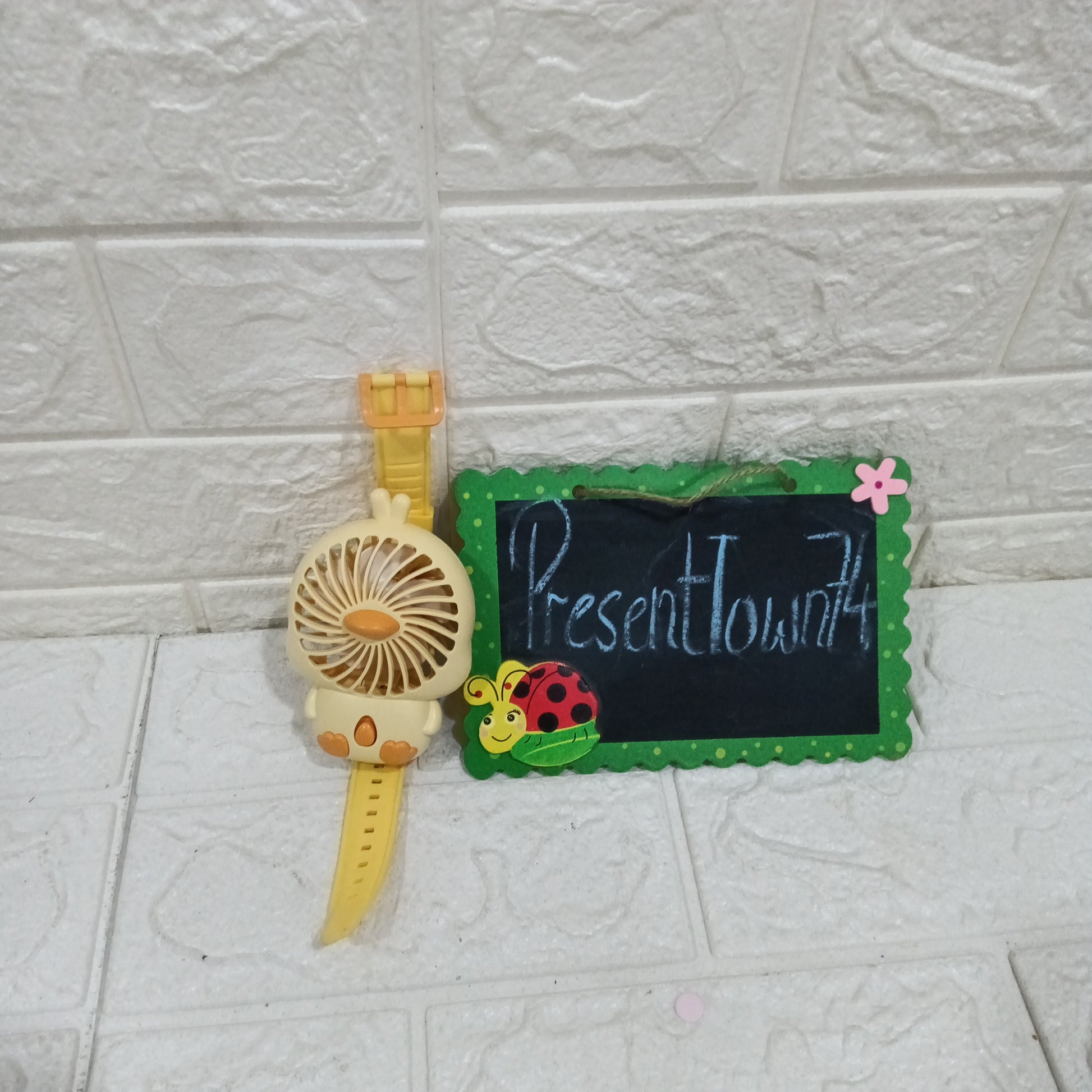 Portable & Hands-Free Wrist Fan