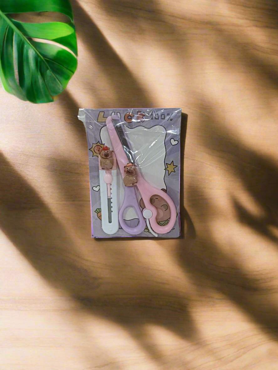 Scissor With Cutter