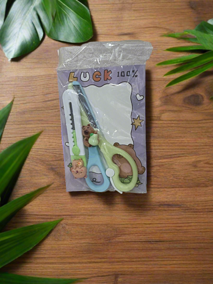 Scissor With Cutter
