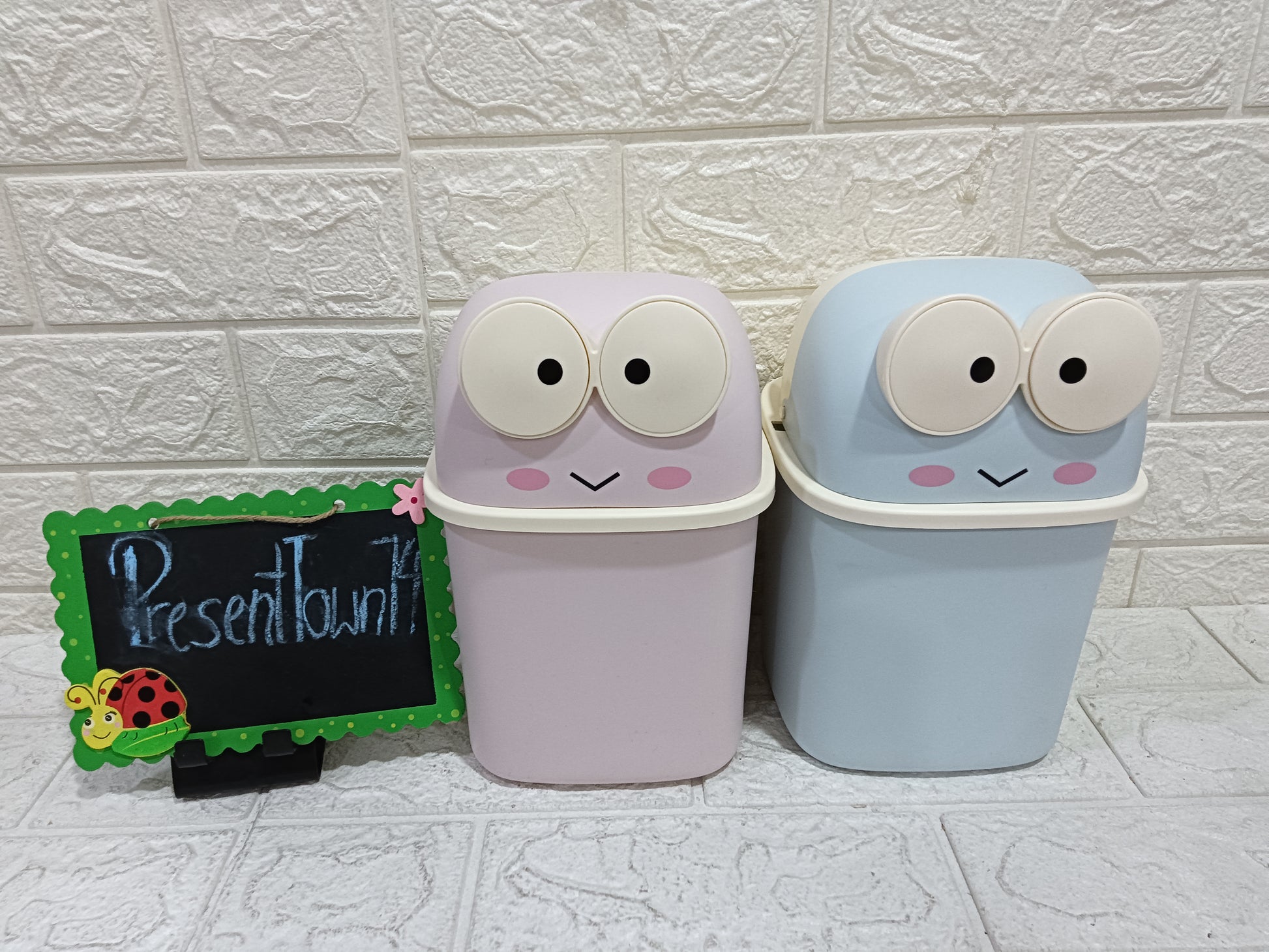 Stylish Dustbin for Kids Room