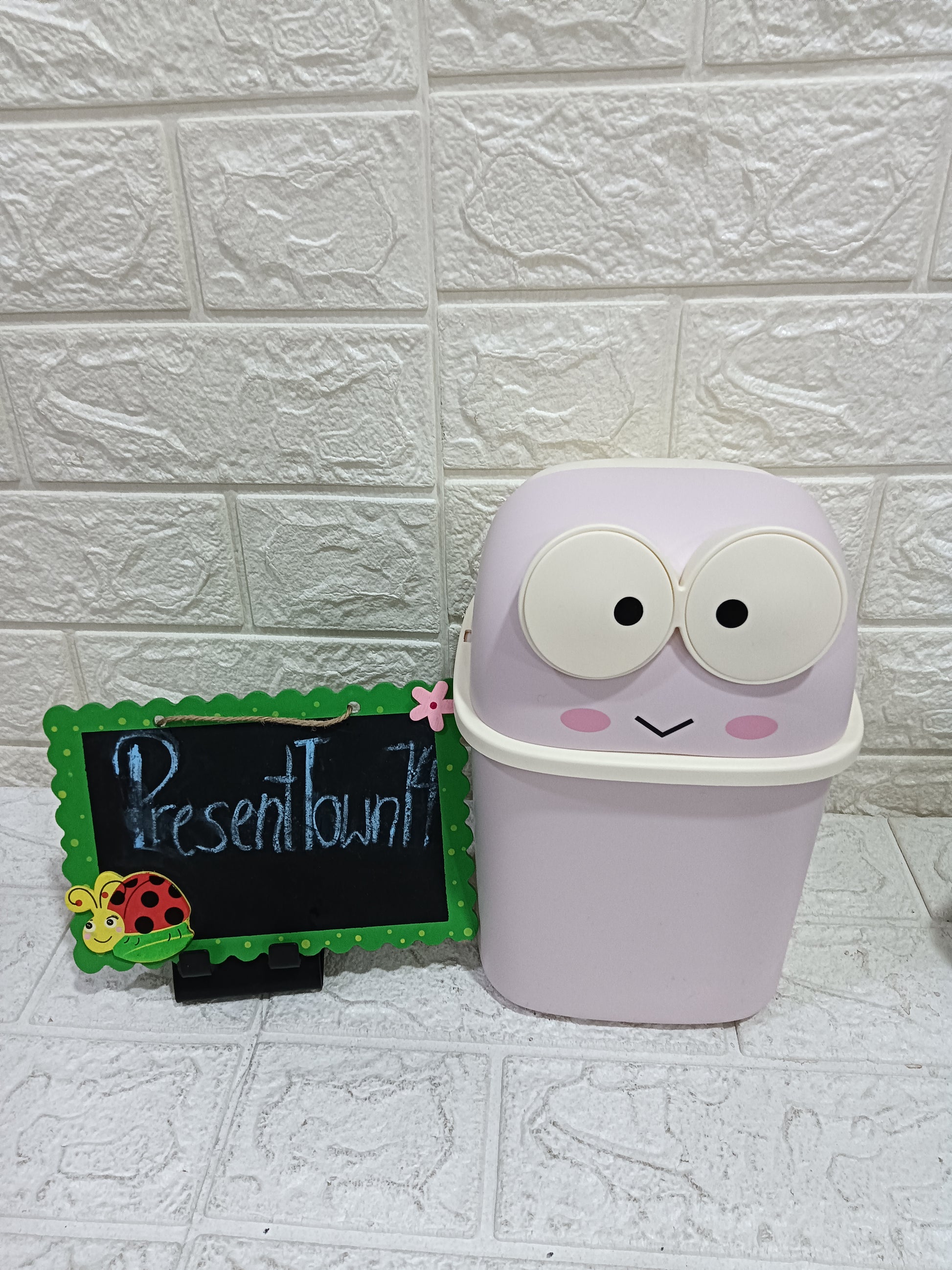 Stylish Dustbin for Kids Room