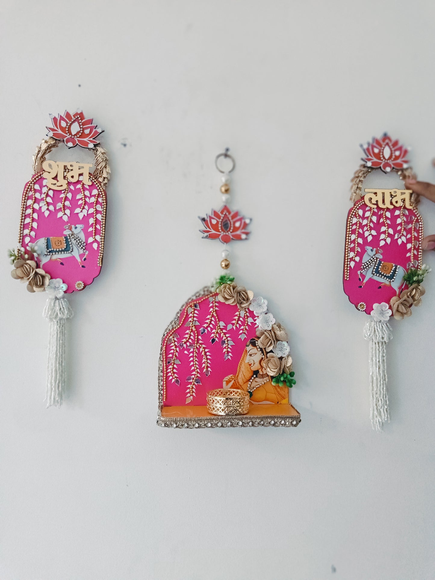 Shubh Labh Hanging