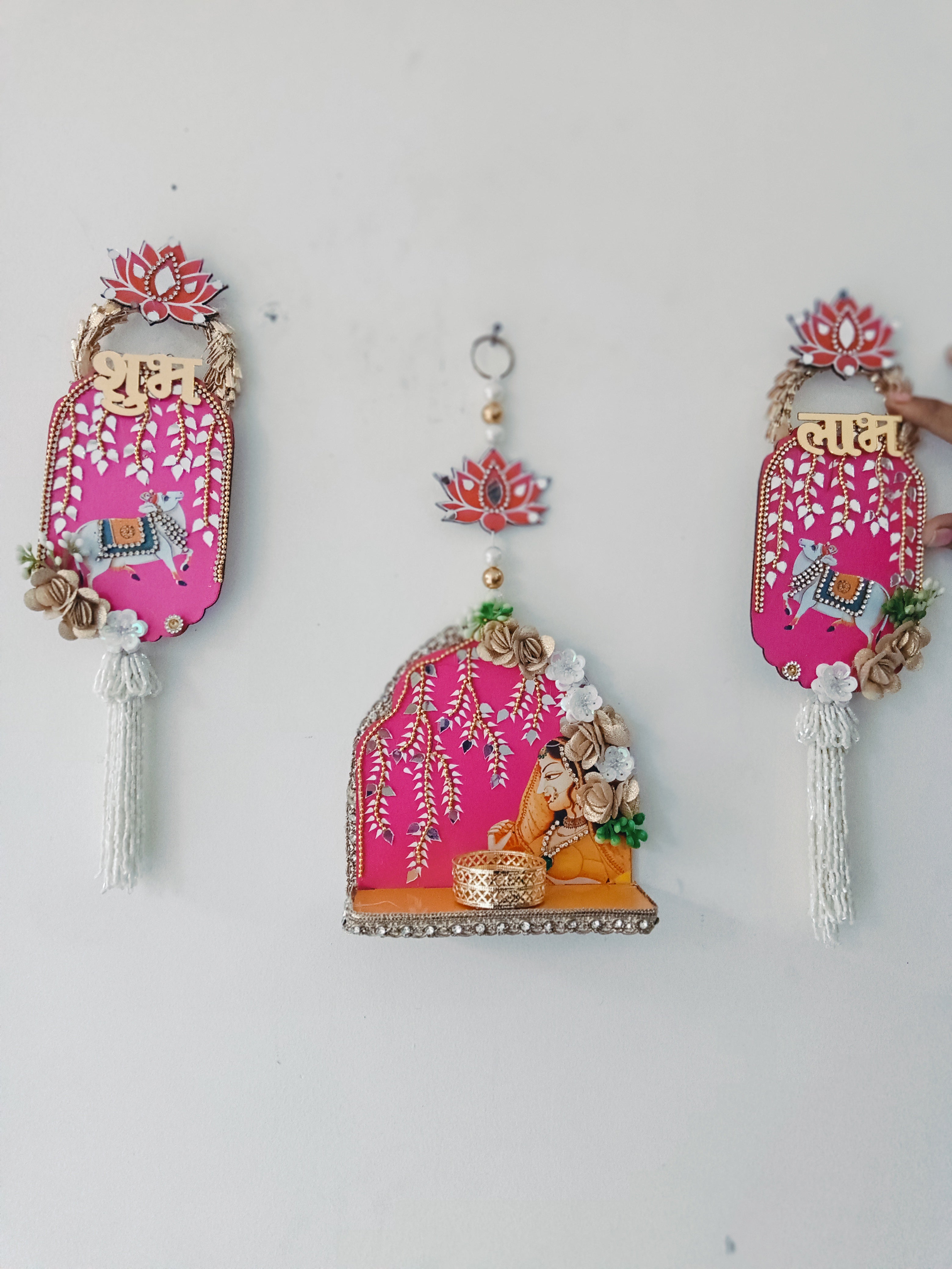 Shubh Labh Hanging