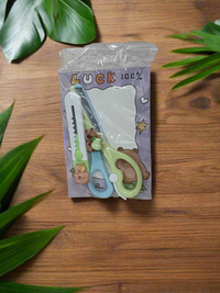 Scissor With Cutter