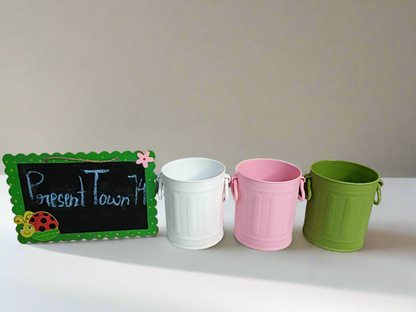 Wall Hanging Pen Stand